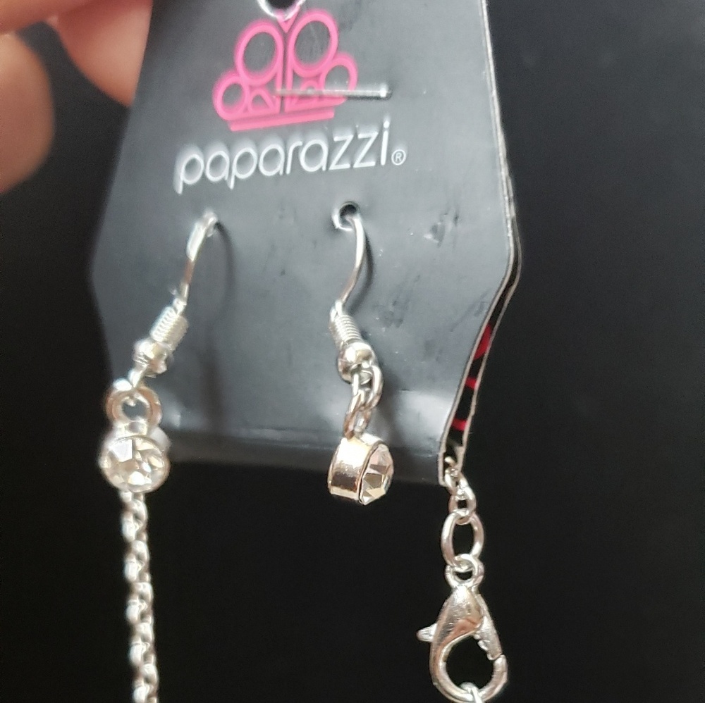 🆕️📿Necklace & Earring Set - Picture 5 of 6